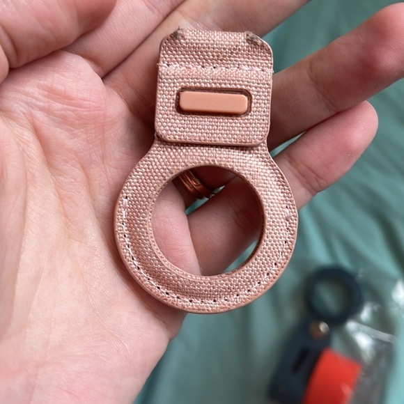 AirTag Holder Keychain - Picture 4 of 5